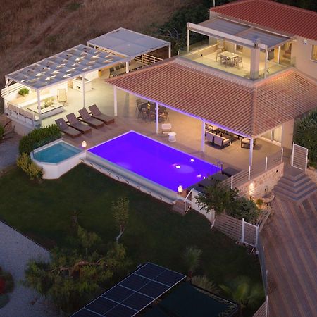 Alba Bianca Villa, Family Retreat With Heated Pool By Thinkvilla خيرسونِسوس المظهر الخارجي الصورة