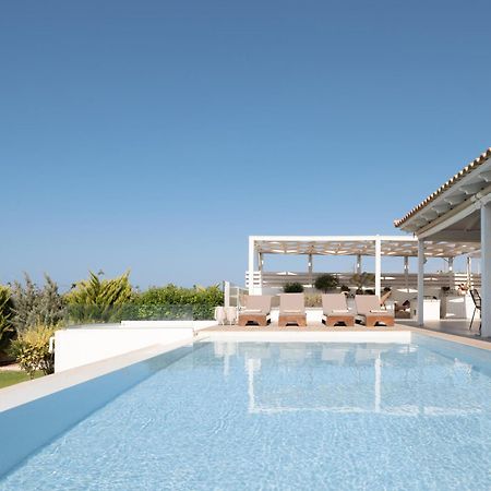 Alba Bianca Villa, Family Retreat With Heated Pool By Thinkvilla خيرسونِسوس المظهر الخارجي الصورة