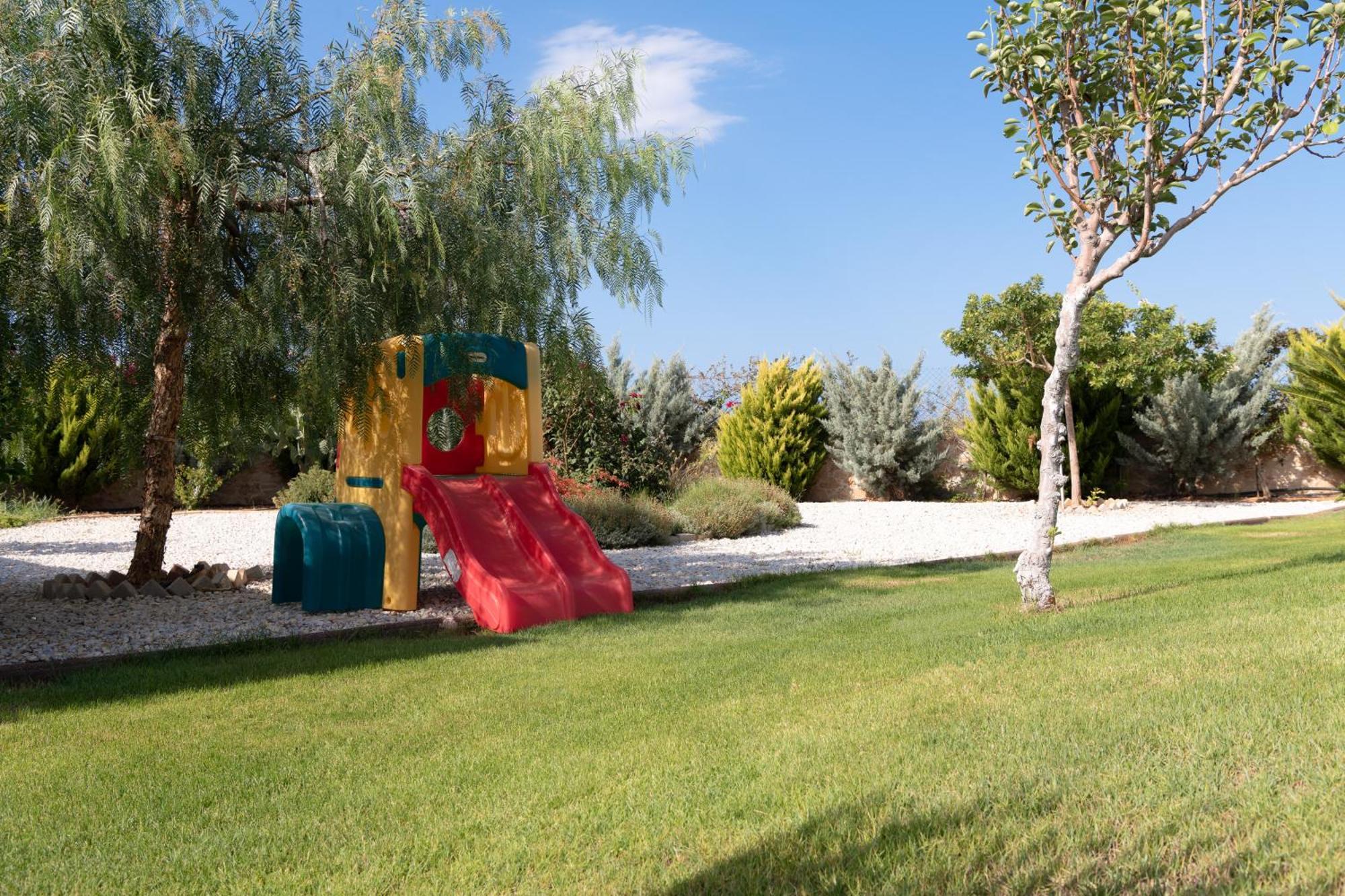Alba Bianca Villa, Family Retreat With Heated Pool By Thinkvilla خيرسونِسوس المظهر الخارجي الصورة