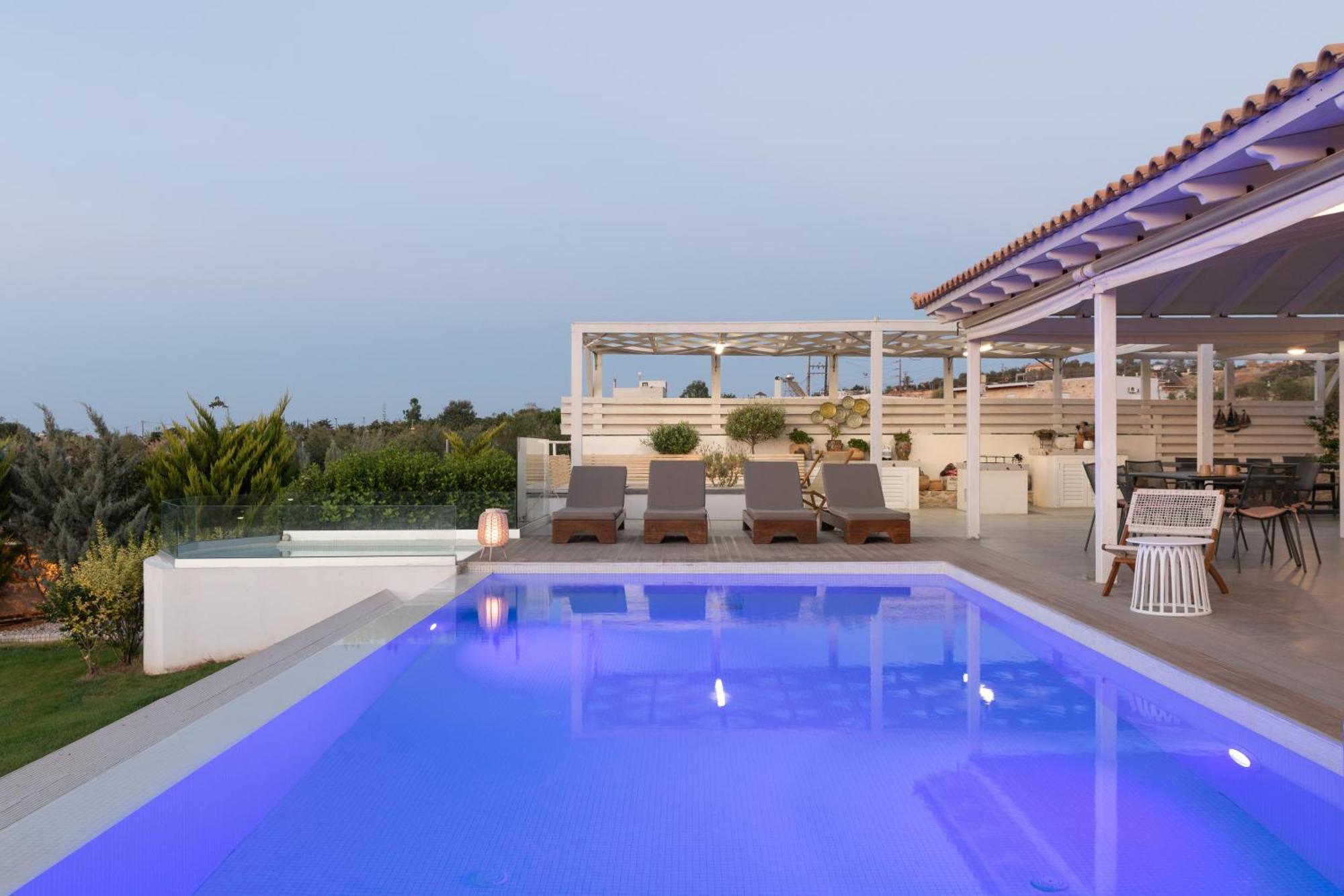 Alba Bianca Villa, Family Retreat With Heated Pool By Thinkvilla خيرسونِسوس المظهر الخارجي الصورة