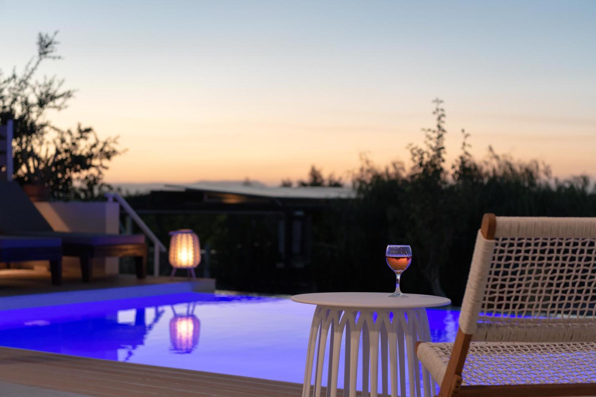 Alba Bianca Villa, Family Retreat With Heated Pool By Thinkvilla خيرسونِسوس المظهر الخارجي الصورة