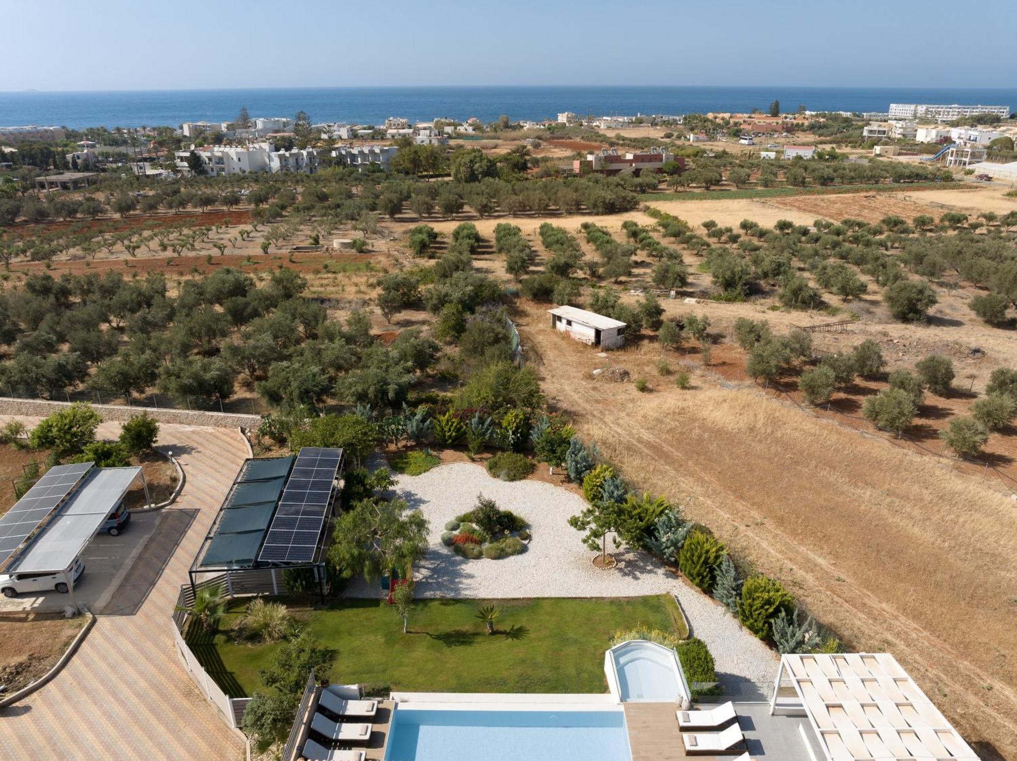 Alba Bianca Villa, Family Retreat With Heated Pool By Thinkvilla خيرسونِسوس المظهر الخارجي الصورة